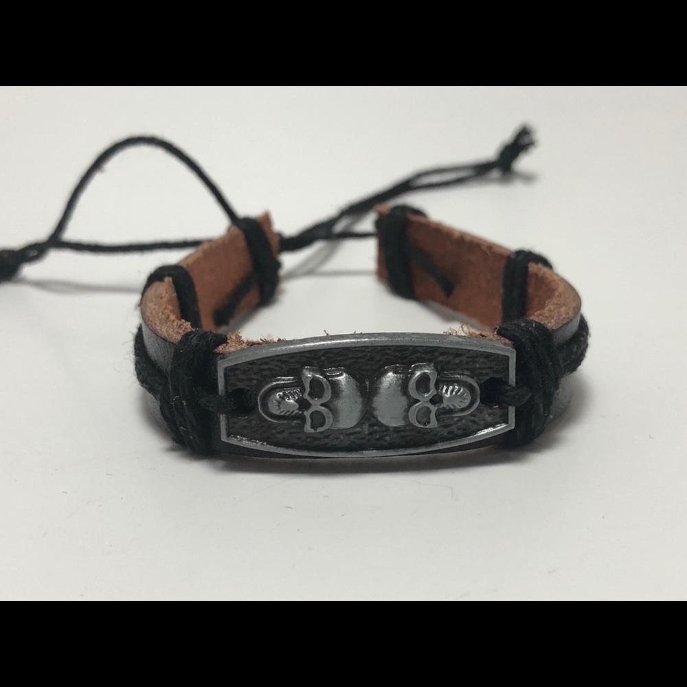 💀 skull leather bracelet